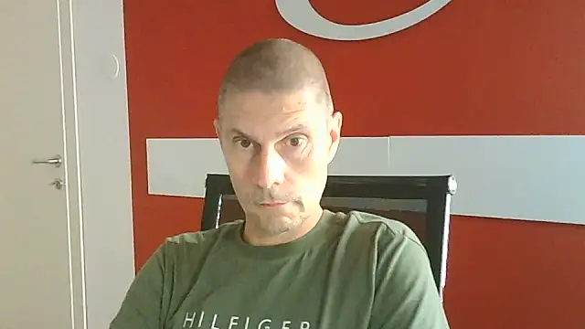 Snapshot of max79ve31 chatting on 07/19/26, 04:33 max79ve31 online show from 07/19/26, 04:33