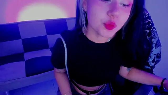 GwenHazel online show from 09/15/25, 11:54