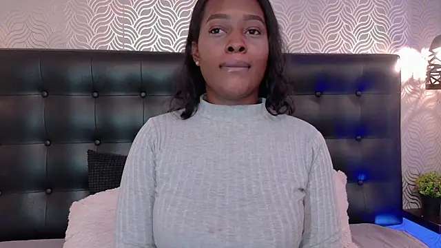 NaiaraMasson  online show from 04/01/26, 12:17