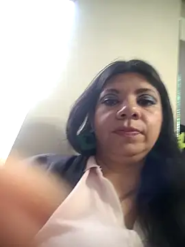 kinky momm online show from 10/23/25, 01:43