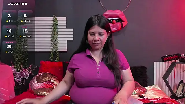kinky momm online show from 06/18/26, 01:15