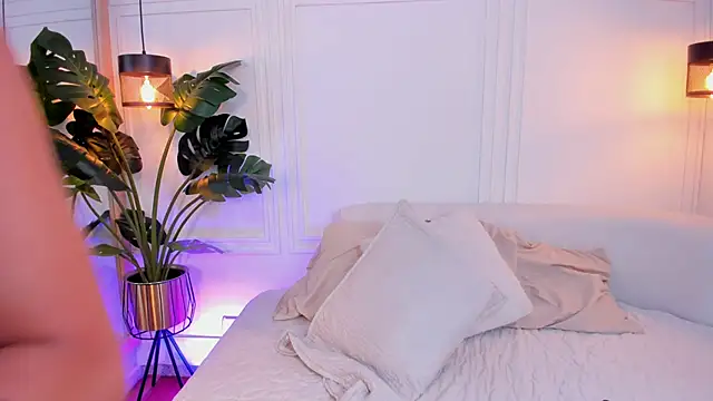 Snapshot of Dafne_Hillss chatting on 10/28/25, 12:30 Dafne Hillss online show from 10/28/25, 12:30