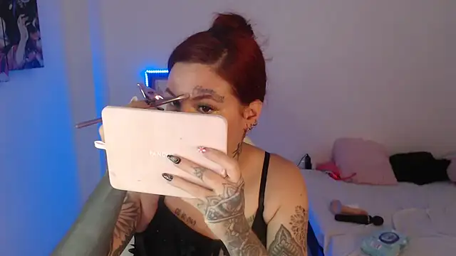 Maddy Vicius19 online show from 10/15/25, 08:31