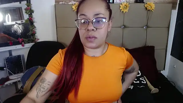 Snapshot of MIA__SPENCER chatting on 11/10/25, 12:04 MIA SPENCER online show from 11/10/25, 12:04