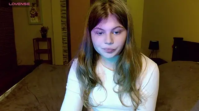 Snapshot of Lilly_Jess chatting on 10/06/25, 06:38 Lilly Jess online show from 10/06/25, 06:38