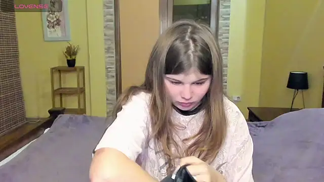 Snapshot of Lilly_Jess chatting on 11/02/25, 07:38 Lilly Jess online show from 11/02/25, 07:38