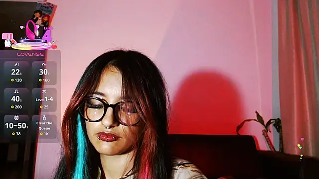 carolinerue online show from 10/17/25, 01:20