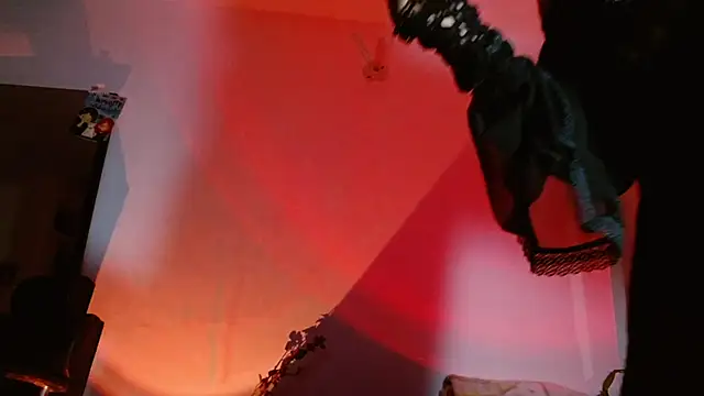 carolinerue online show from 10/23/25, 09:19