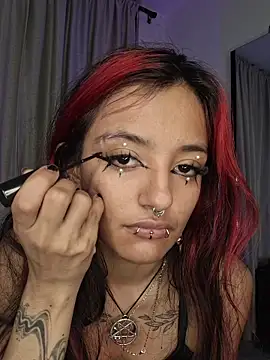 carolinerue online show from 04/04/26, 08:23