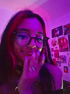 carolinerue online show from 04/17/26, 03:20