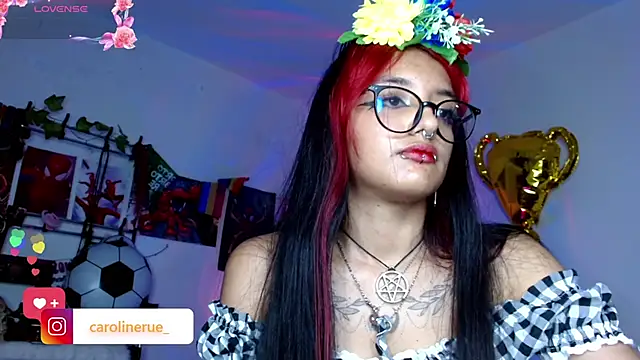 Snapshot of carolinerue chatting on 06/20/26, 04:48 carolinerue online show from 06/20/26, 04:48