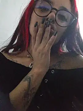 Snapshot of carolinerue chatting on 07/16/26, 01:11 carolinerue online show from 07/16/26, 01:11