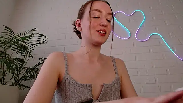 WhitePrincessLuna online show from 04/12/26, 12:10