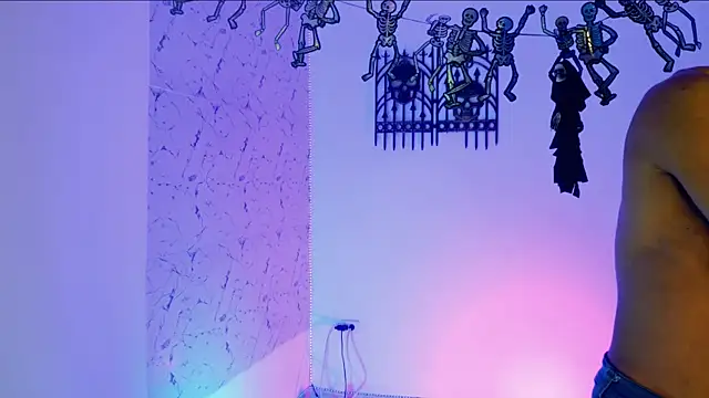 lorian vikel online show from 10/25/25, 03:03