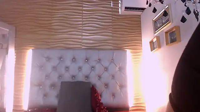 ValeryBerri online show from 11/27/25, 07:38