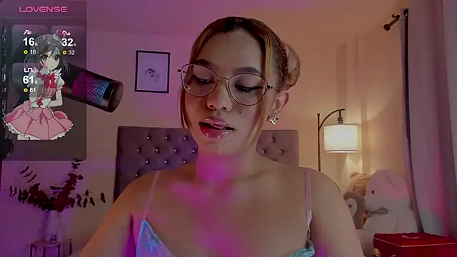 OxanaFedorova1- online show from 12/13/25, 07:53