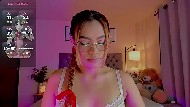 Snapshot of OxanaFedorova1- chatting on 07/12/26, 06:21 OxanaFedorova1- online show from 07/12/26, 06:21