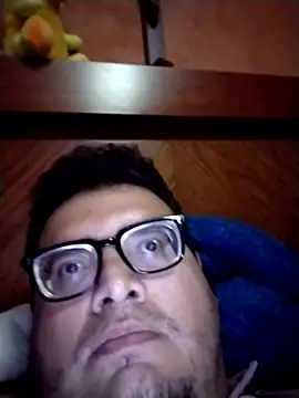 Snapshot of Santiagoqro85 chatting on 10/01/25, 03:01 Santiagoqro85 online show from 10/01/25, 03:01