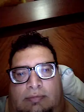 Snapshot of Santiagoqro85 chatting on 10/03/25, 03:36 Santiagoqro85 online show from 10/03/25, 03:36