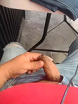 Snapshot of Santiagoqro85 chatting on 10/07/25, 08:06 Santiagoqro85 online show from 10/07/25, 08:06