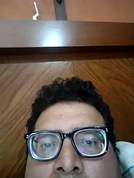 Snapshot of Santiagoqro85 chatting on 10/31/25, 06:31 Santiagoqro85 online show from 10/31/25, 06:31