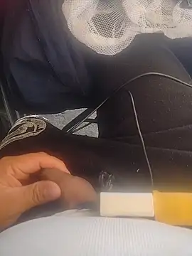 Snapshot of Santiagoqro85 chatting on 12/03/25, 07:23 Santiagoqro85 online show from 12/03/25, 07:23