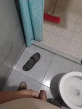 Snapshot of Santiagoqro85 chatting on 03/06/26, 01:46 Santiagoqro85 online show from 03/06/26, 01:46