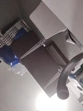 Snapshot of Santiagoqro85 chatting on 03/07/26, 03:03 Santiagoqro85 online show from 03/07/26, 03:03