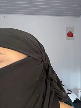 rhizanthella  online show from 12/05/25, 02:47