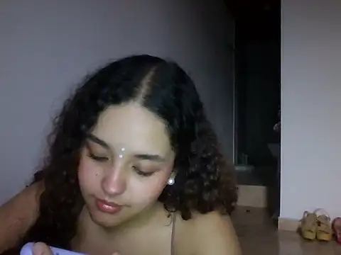 Snapshot of Isis_Bladee chatting on 11/04/25, 10:31 Isis Bladee online show from 11/04/25, 10:31