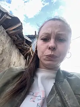 Snapshot of Jessie_Queen_1 chatting on 10/24/25, 10:22 Jessie Queen 1 online show from 10/24/25, 10:22