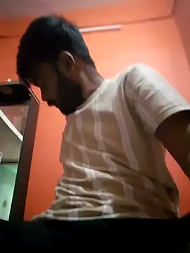 soniriyaa010101 online show from 10/24/25, 04:09