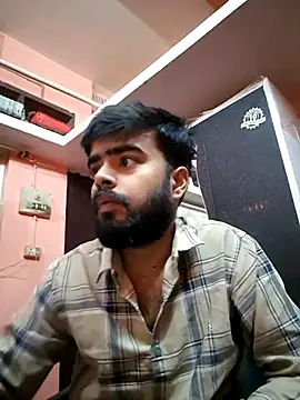 soniriyaa010101 online show from 12/16/25, 10:20