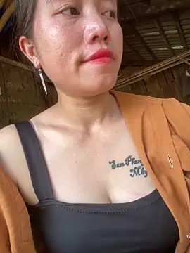 chipp-bong online show from 04/17/26, 02:14