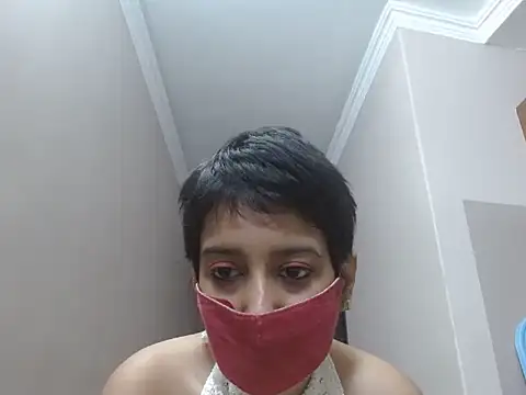 Snapshot of suzen_night chatting on 11/28/25, 03:47 suzen night online show from 11/28/25, 03:47