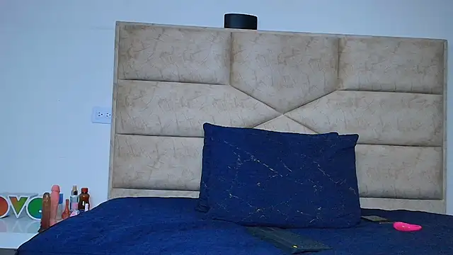 Snapshot of Angell_cooper chatting on 12/03/25, 12:14 Angell cooper online show from 12/03/25, 12:14