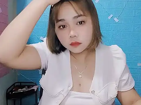 Snapshot of Nhan7868 chatting on 09/13/25, 02:17 Nhan7868 online show from 09/13/25, 02:17