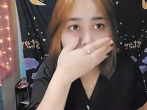 Snapshot of Nhan7868 chatting on 10/16/25, 01:56 Nhan7868 online show from 10/16/25, 01:56