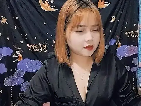 Snapshot of Nhan7868 chatting on 10/23/25, 02:16 Nhan7868 online show from 10/23/25, 02:16