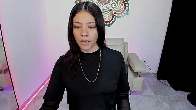 Snapshot of Candy_fox_19 chatting on 07/09/26, 03:05 Candy fox 19 online show from 07/09/26, 03:05