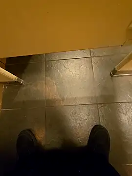 Snapshot of maxelbueno chatting on 11/16/25, 10:37 maxelbueno online show from 11/16/25, 10:37