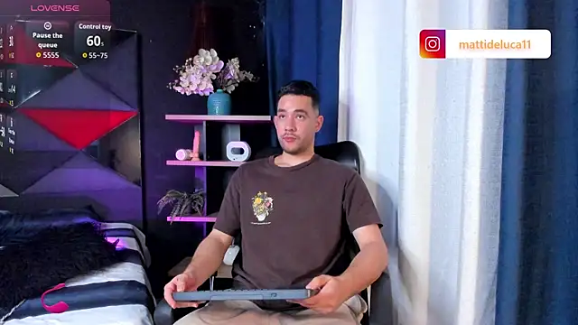 Snapshot of matti_de_lucaa chatting on 10/16/25, 05:47 matti de lucaa online show from 10/16/25, 05:47