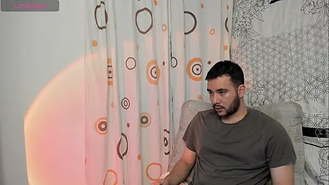 Snapshot of matti_de_lucaa chatting on 12/17/25, 06:47 matti de lucaa online show from 12/17/25, 06:47