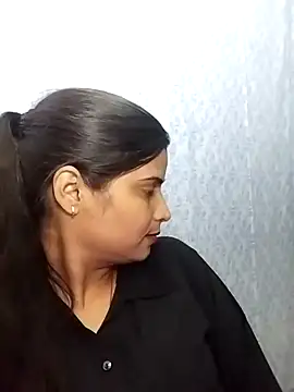 Hot-Pooja25 online show from 02/03/26, 08:52