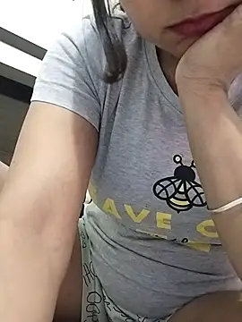 Hot-Pooja25 online show from 04/09/26, 04:56