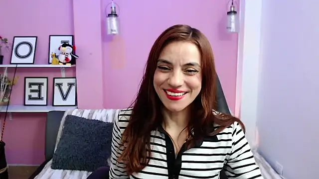 KendallWood  online show from 11/25/25, 08:31