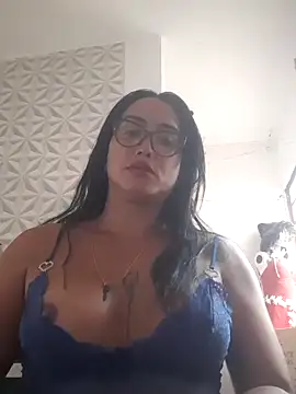 Snapshot of romerasexy chatting on 10/26/25, 06:03 romerasexy online show from 10/26/25, 06:03