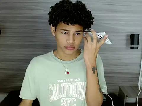 Snapshot of BrindyMichell chatting on 10/21/25, 03:57 BrindyMichell online show from 10/21/25, 03:57