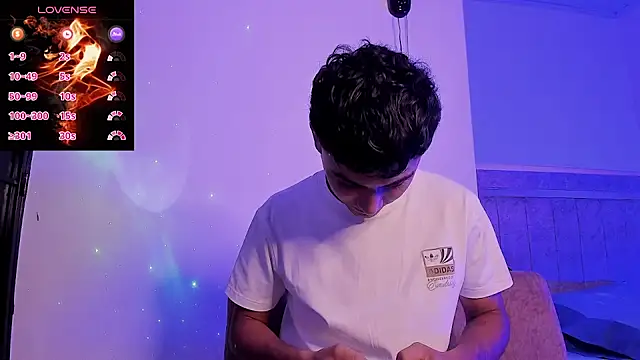 Snapshot of Austin_Cardieff_ chatting on 09/15/25, 03:39 Austin Cardieff online show from 09/15/25, 03:39