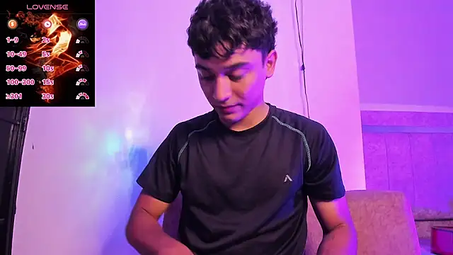 Snapshot of Austin_Cardieff_ chatting on 09/16/25, 04:13 Austin Cardieff online show from 09/16/25, 04:13